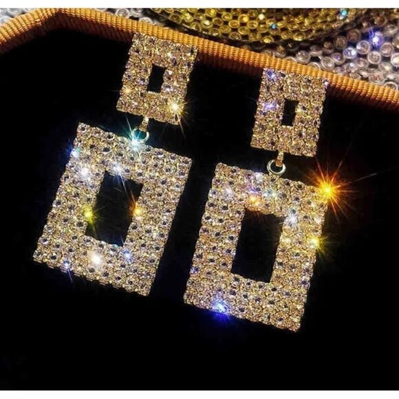 💫 Rhinestone square & gold Drop dangle earrings 💫 - Picture 1 of 3